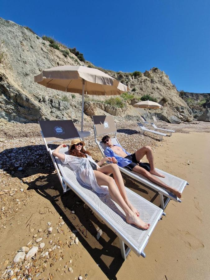 Tendu' Punta Bianca Glamping Camp Palma di Montechiaro Kültér fotó